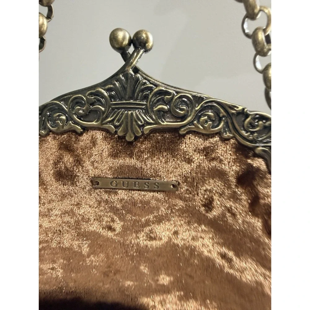 Guess Handbag Evening Bag Clutch Kisslock Metal Chain Velvet Purple Bee Jeweled‎